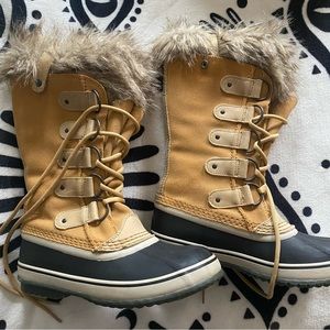 Sorel Joan of Arctic Curry Stone Suede Boots Sz8 Faux Fur Waterproof LL5115